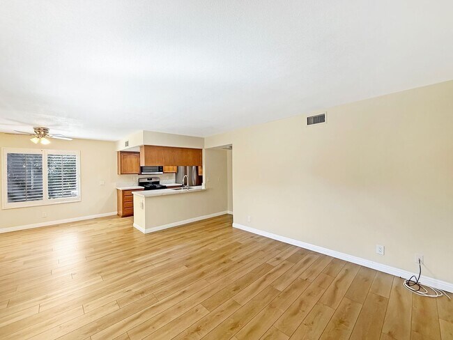 Photo - Great 2 bed/2bath condo w/AC and detached ... Unit 16