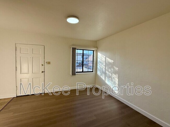 Photo - 810 Diamond St