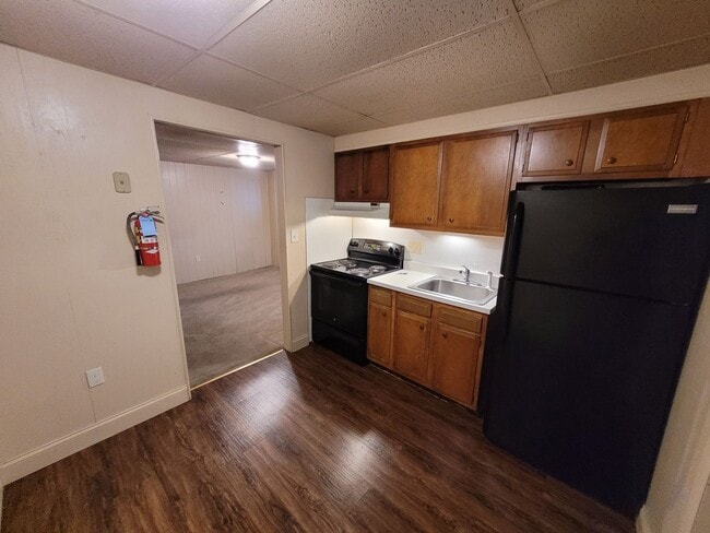 Building Photo - 23 Cloister Ave Unit 3