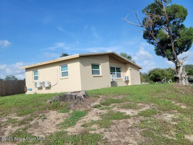 Photo - 1700 Chaucer Rd