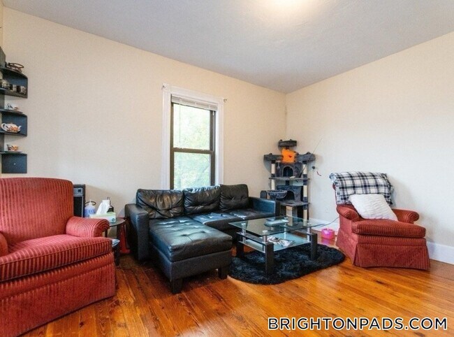 Photo - 15 Cushman Rd Unit Right