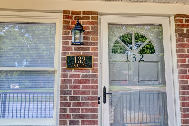 Photo - 132 Eaker Dr