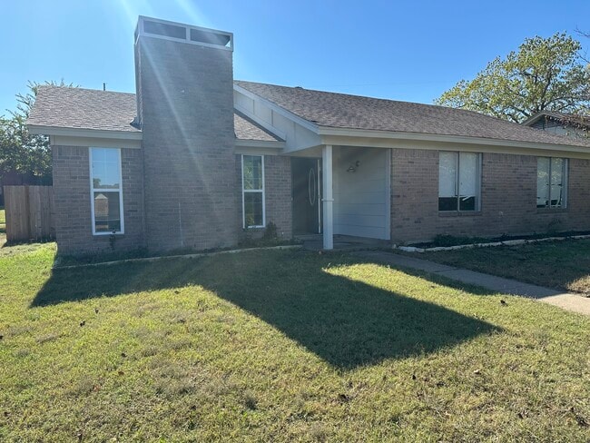 Photo - 3628 Blossom Trail