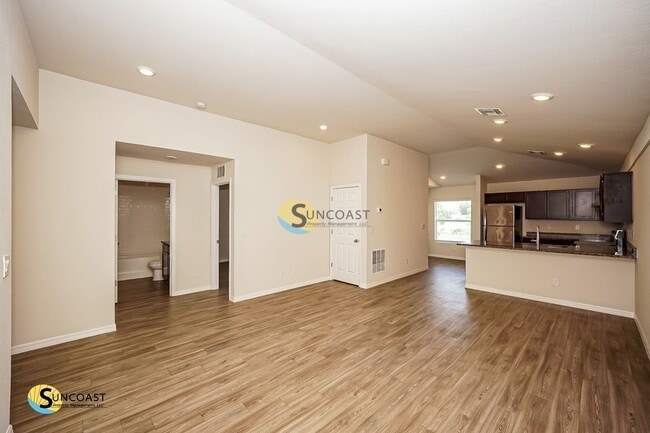 Photo - 17166 Thompson Ave
