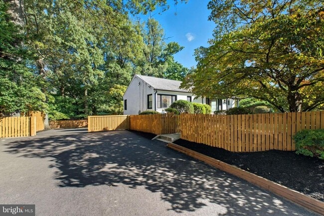 Photo - 2539 Gallows Rd