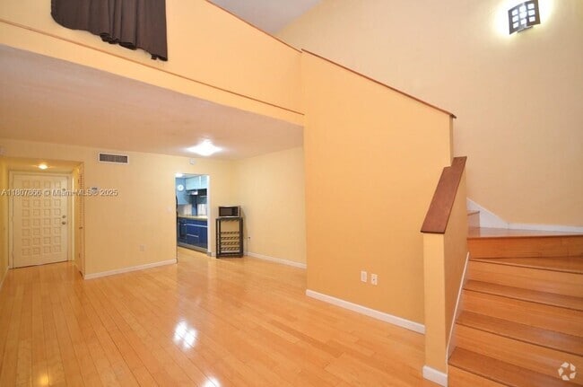 Building Photo - 335 Navarre Ave Unit 5 Rental