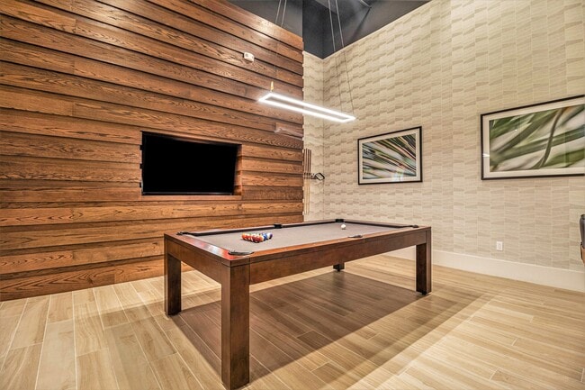 Building Photo - 1801 Smith St Unit 1814