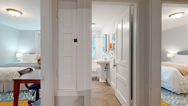 Photo - 16 Linden Ter Unit 1