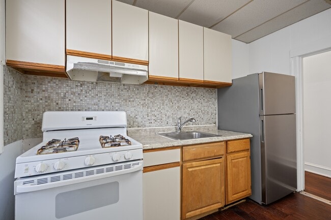 156 Chestnut Ave Unit 1F