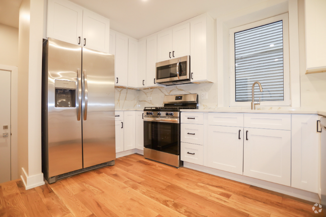 Building Photo - 2308 W Foster Ave Unit 1 Rental
