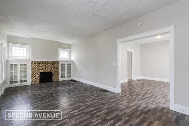 Photo - 635 S 43rd St