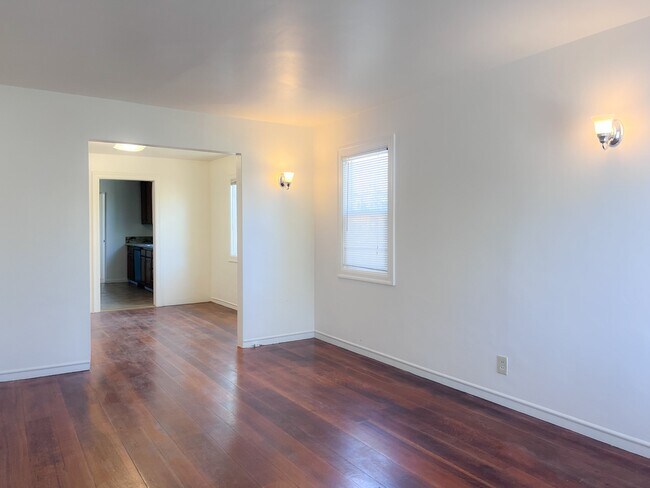 Photo - 1054 Cornell Ave