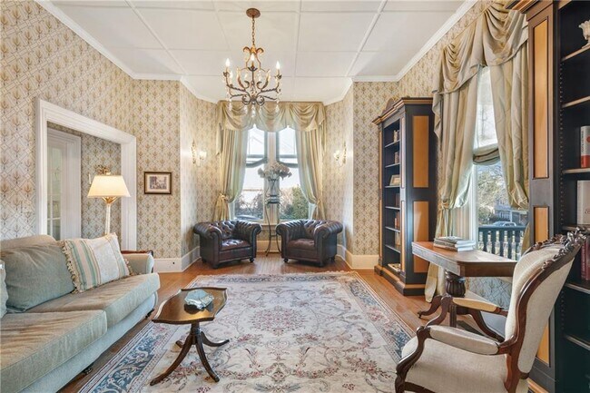 Photo - 287 Gibbs Ave