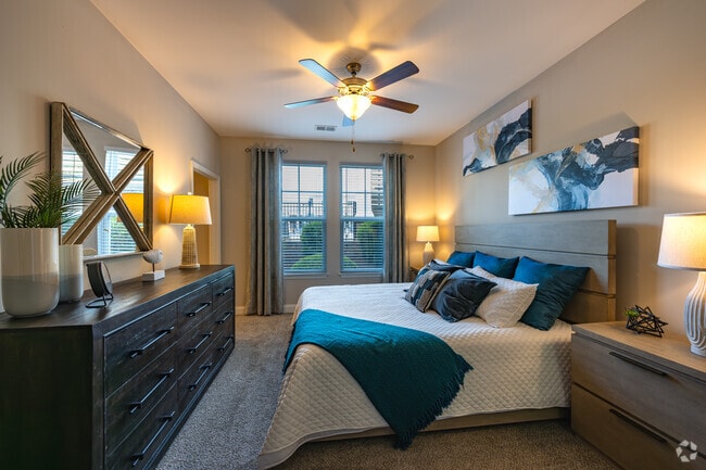 2BR, 2BA - 970SF - Primary Bedroom Angle 2