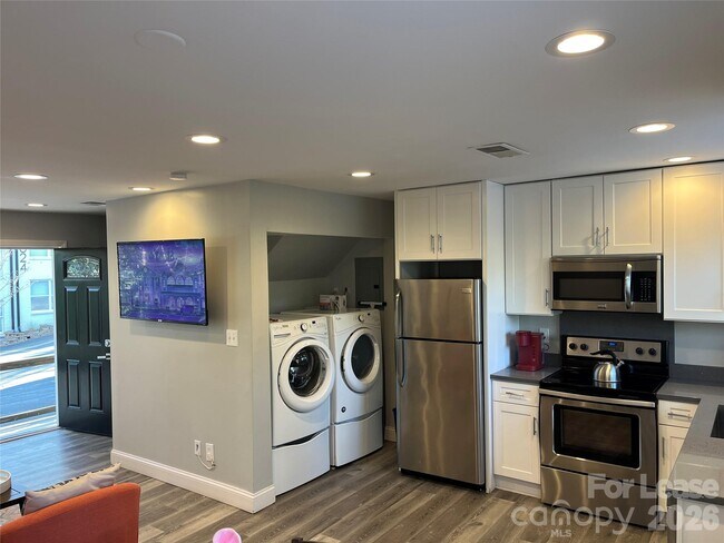 Photo - 1816 N McDowell St