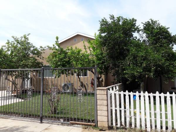 Building Photo - 14233 Tiara St Unit 2