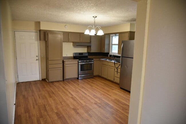 Photo - 302 S Oneal St