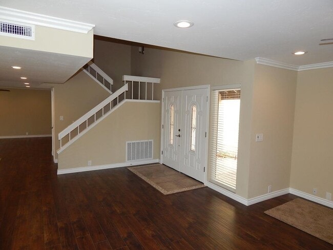 Photo - Beautiful 4 Bedroom 2.5 Bath Detached Home in Bonita