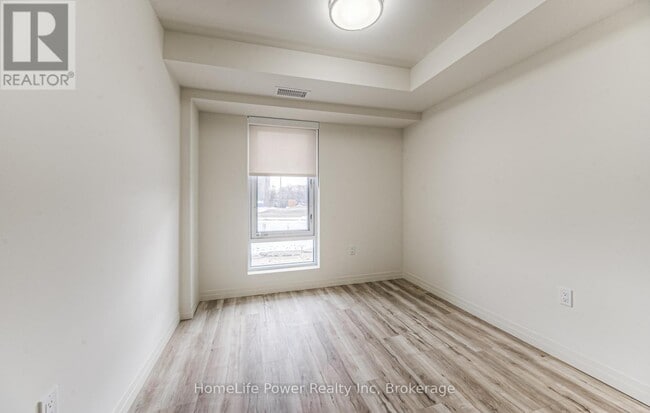 Photo - 301 Westmount Rd W