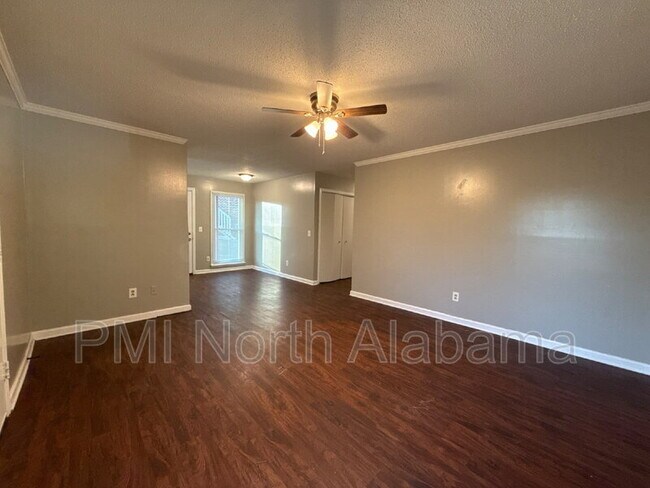 Building Photo - 4428 Bonnell Dr NW Unit Apt A