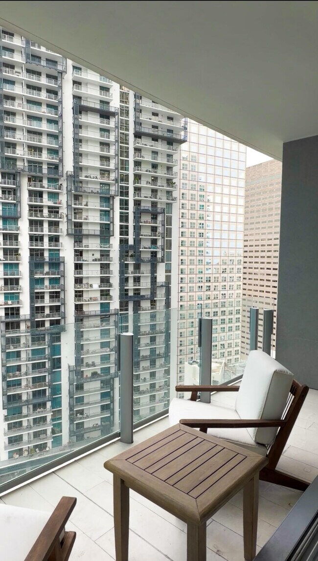 Photo - 300 Biscayne Blvd Way Unidad 2508w