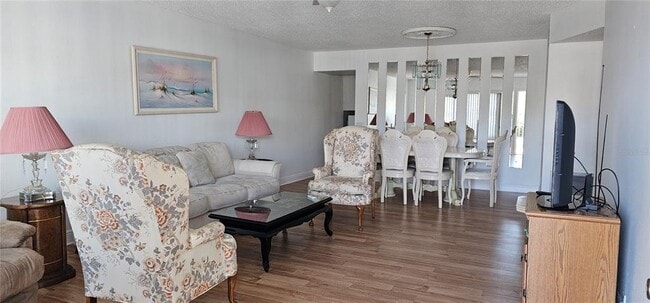 Photo - 2450 Canadian Way Unidad 26