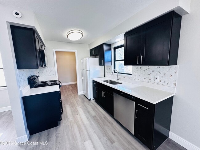 Photo - 1076 Hermosa Dr