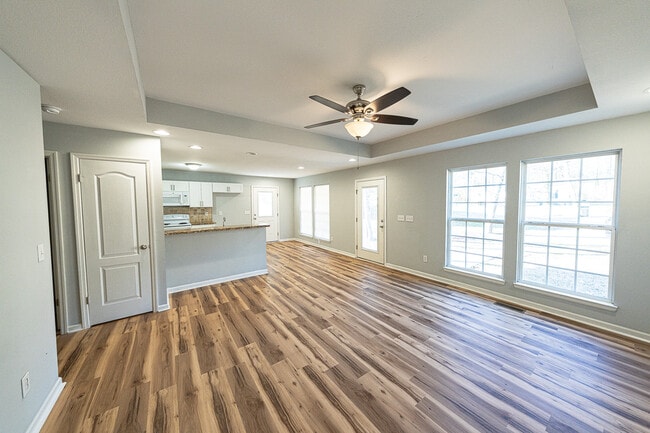 Photo - 1532B Katherine St NW