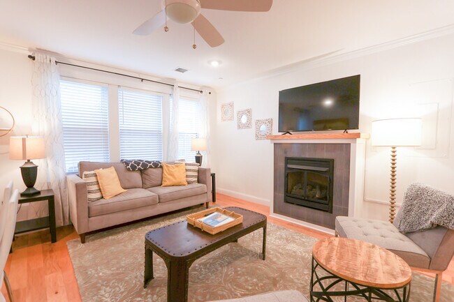 Photo - 1008 Tremont St Unidad 5