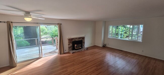 Photo - 361 Neva St