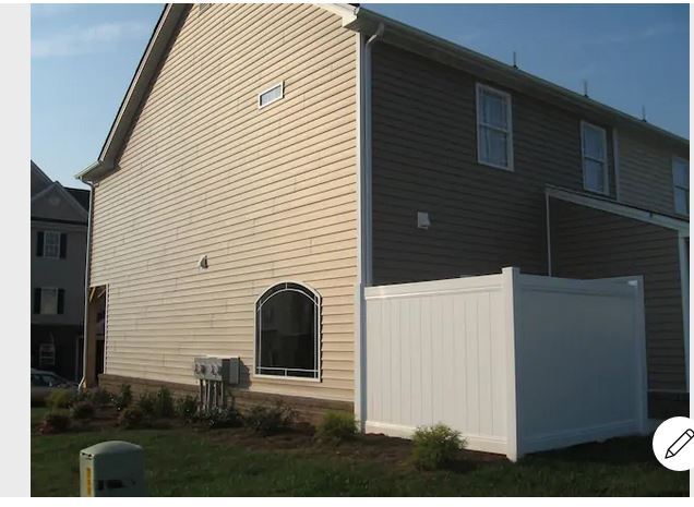 Photo - 202 Capital St