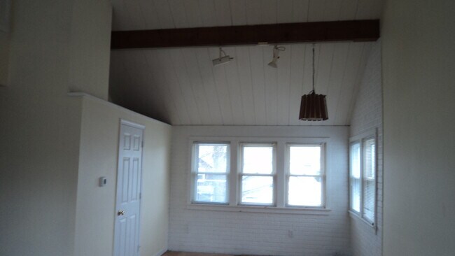 great room - 117 E Suttenfield St Apartments Unit 2