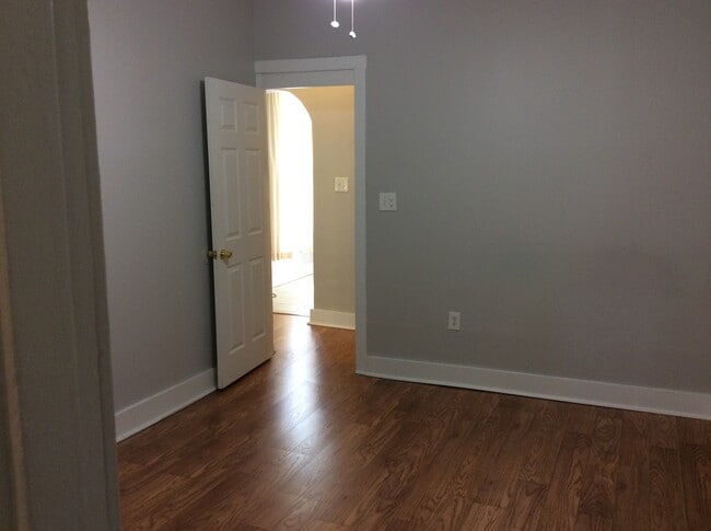 Photo - 211 Burns Ave