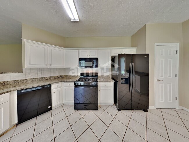 Photo - 140 Windy Cir