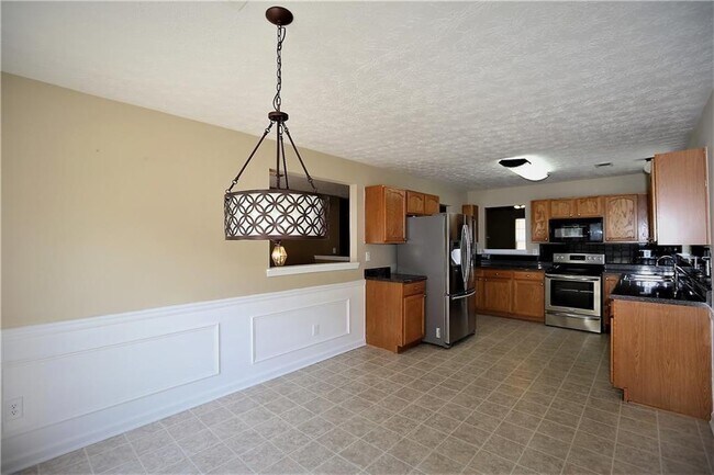 Photo - 1435 Stephens Pond View