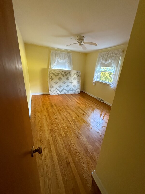 Photo - 512 Oakridge Dr House