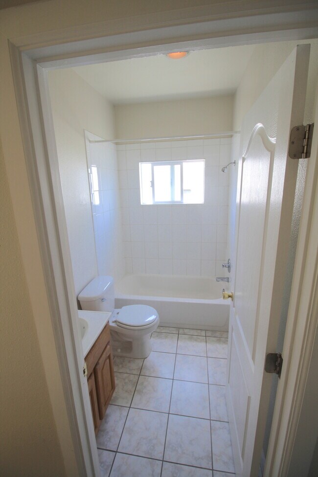 Photo - 1152 53rd St Unit Apt.4