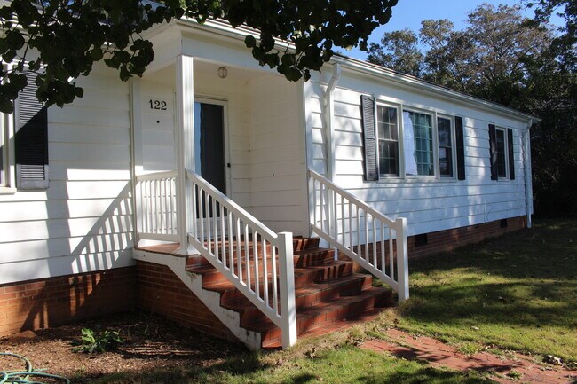 Photo - 3 Bed/2 Bath Home Right Next to Walker Golf Course!