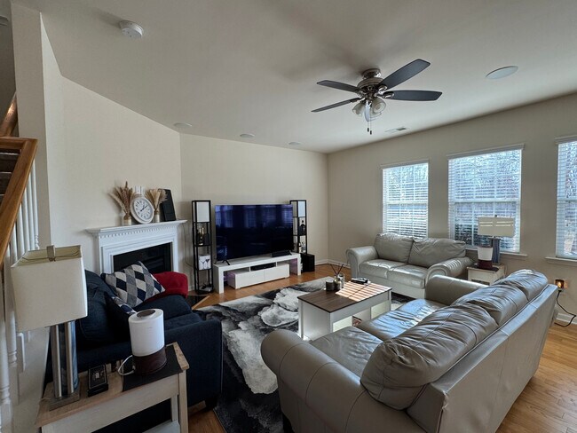 Room in House on Green Birch Dr