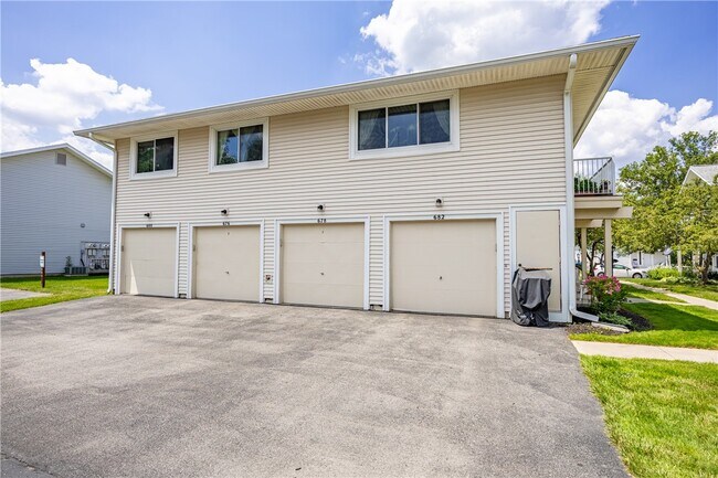 Photo - 678 Eastbrooke Ln
