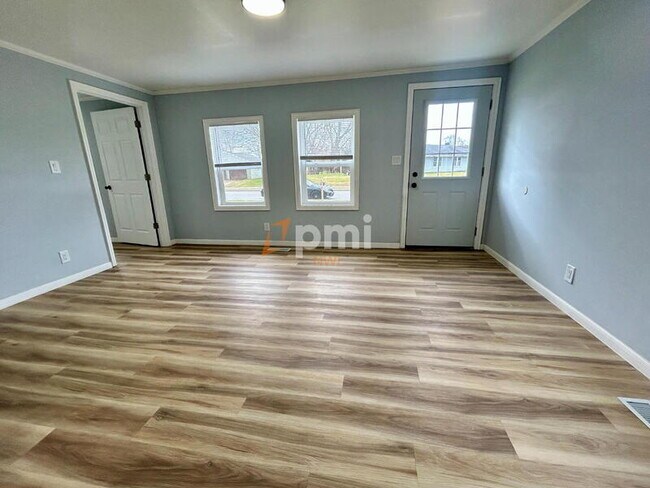 Photo - 2925 Silverbrook Ave