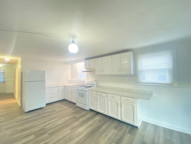 Photo - 30 Thorwald Ave