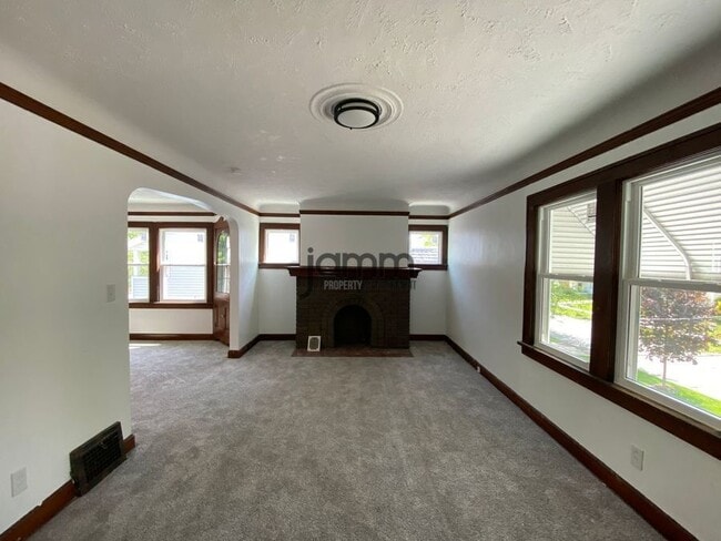 Photo - 3937 W 157th St
