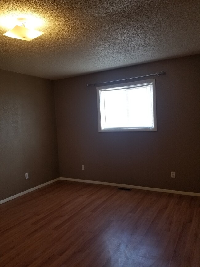 Photo - 6862 Femmer St