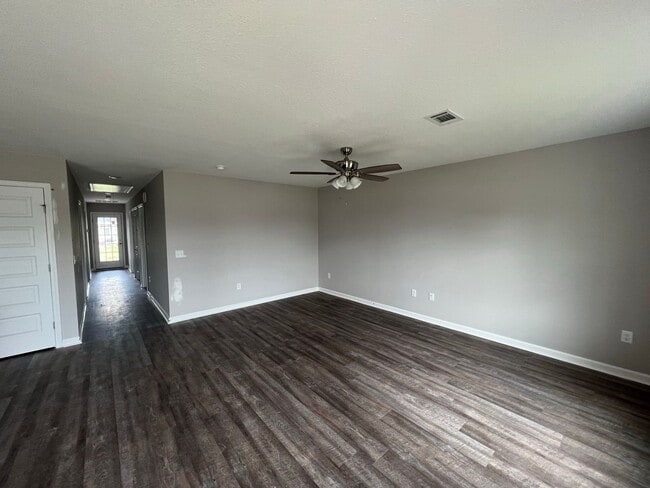 Photo - 7054 White Pine Ave