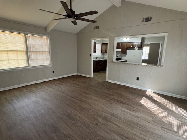 Photo - 204 Bonaventure Dr