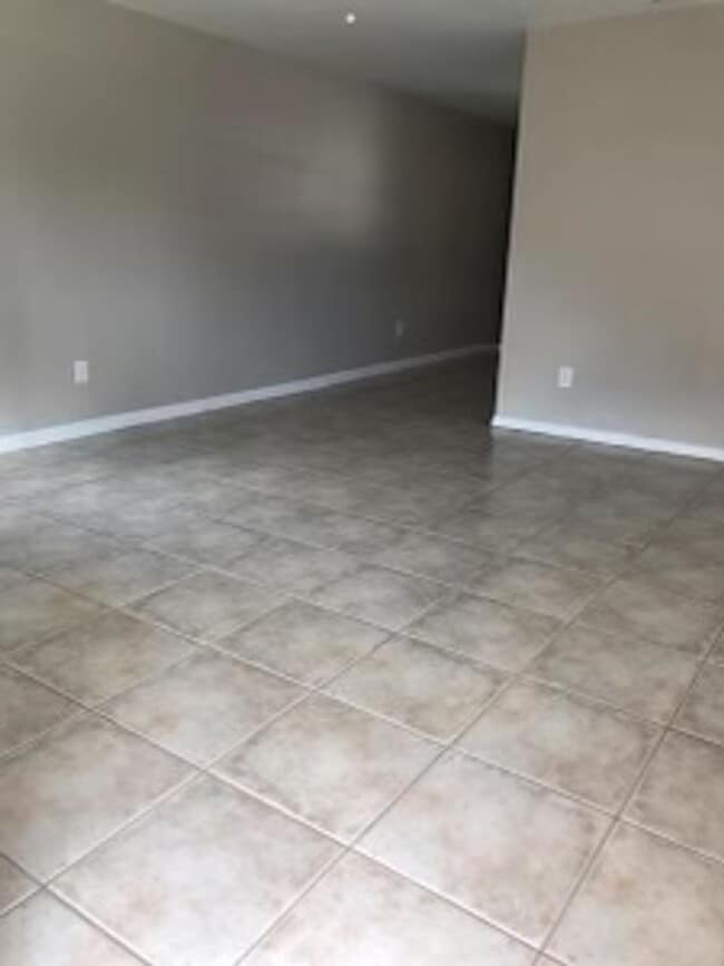 Photo - Allancar 164 Unit 1