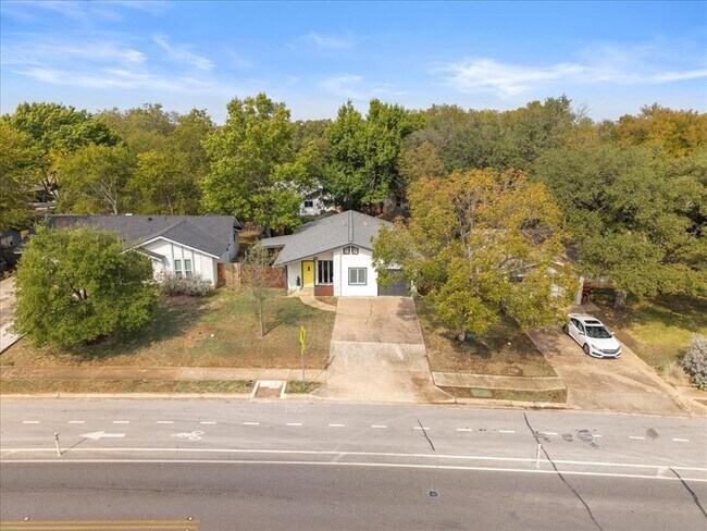 Building Photo - 5108 Emerald Forest Dr