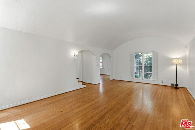 Photo - 3528 Fernwood Ave
