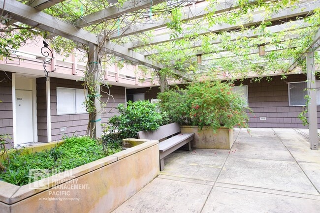 Photo - 2601 College Ave